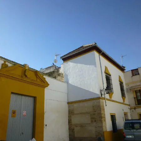 Resting In A Typical District Near Everything Appartement