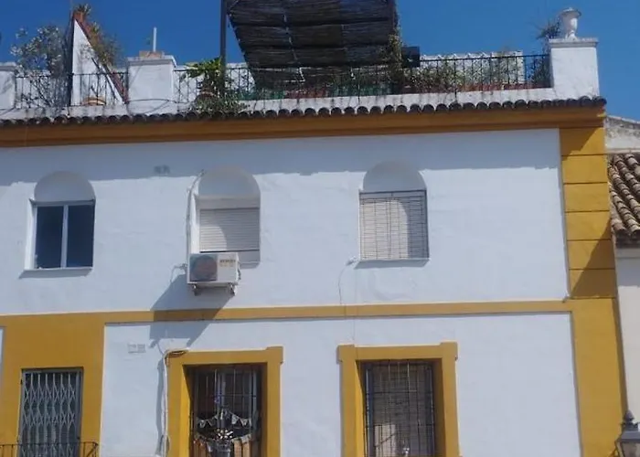 Resting In A Typical District Near Everything * קורדובה