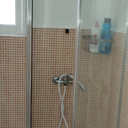 Lägenhet Resting In A Typical District Near Everything