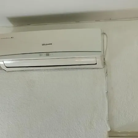 Lägenhet Resting In A Typical District Near Everything